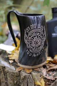 Auténtica taza de cuerno vikinga, hecha a mano para hidromiel, cerveza, entusiastas de festivales medievales - Product Image 2