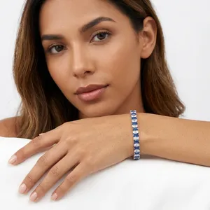 สร้อยข้อมือเทนนิสฮิปฮอปทรงหัวใจประดับเพชรบาแกตต์เคลือบทอง 14k สองสี ดีไซน์หรูหราสำหรับผู้หญิง เครื่องประดับแฟชั่นสุดฮิต - Product Image 2