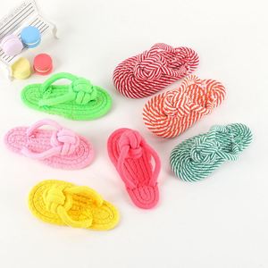 Jouets interactifs pour chiens en corde de coton colorée, résistants aux morsures, en forme de pantoufles, vente en gros directe d'usine pour Noël - Product Image 3