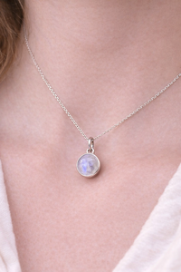 Pendentif religieux pour femme en argent sterling 925 véritable, fait main, avec pierre de lune naturelle de forme longue et ronde - Product Image 2