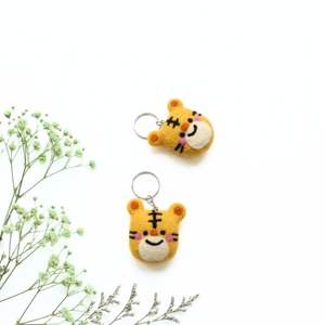 Cute Handmade Felt Tiger Keychain Wool Felt Animal <b>Key</b> <b>Ring</b> Cartoon Tiger <b>Key</b> Holder handmade felt - Product Image 2