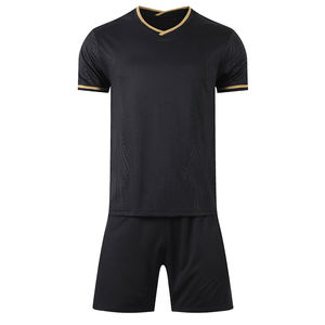 Conjunto de Camiseta y Pantalones Cortos de Fútbol Negros Lisos Personalizados con Detalles Dorados, Secado Rápido, Transpirables, Ligeros, Uniforme de Fútbol, Ropa Deportiva de Equipo para Verano - Product Image 1