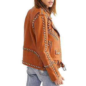 Chaqueta de Cuero con Tachuelas para Mujer, Estilo Motero, con Tachuelas en los Hombros y el Cuello, Material de Alta Calidad, 100% Cuero Auténtico - Product Image 2