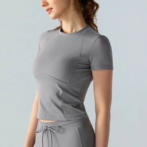 T-shirt pour femmes en gros à la mode, uni, basique, décontracté, coupe ajustée, col rond, coton, élasthanne, extensible, hauts féminins - Product Image 6