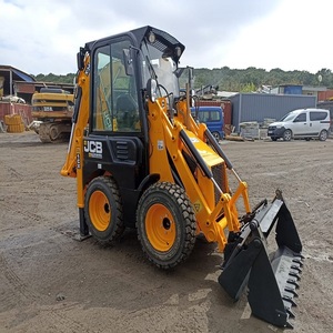 Cargadora retroexcavadora diésel JCB 1CX 4x4 duradera para contratistas: alta eficiencia en excavación, carga y bombeo urbano - Product Image 4