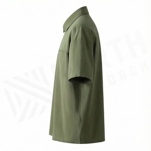 Vente en gros de polos pour hommes sur mesure avec logo imprimé, nouveau design, couleur unie, tissu tricoté, fabriqué au Pakistan - Product Image 3