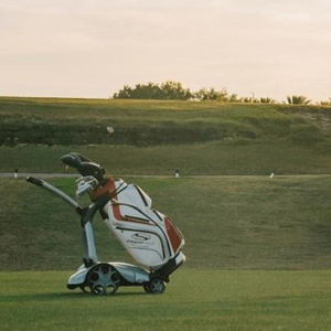 Chariot de golf électrique Stewart Golf X10 Edition Follow Signature Series avec télécommande, garantie 12 mois, accessoires supplémentaires et pièces de rechange - Product Image 4