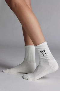 Chaussettes brodées pour femmes, style coréen, respirantes, esthétiques, en coton, mignonnes, avec nœud, écologiques, à compression, pour le streetwear - Product Image 2
