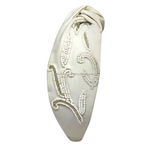 Serre-tête large et rembourré fait main en perles de rocaille, motif papillon perlé et fleurs ajustables, écologique et durable, pour femme - Product Image 5