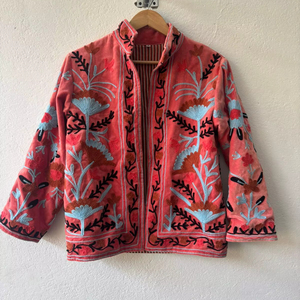 Blouson bomber en velours tricoté brodé Suzani rose, style hippie vintage, chaud pour l'hiver, écologique, respirant, matelassé, à motifs floraux - Product Image 1