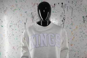 Sudadera KINGS HEATHER GREY con cuello alto, 100% BLANCA, con apliques bordados, cuello ancho, hilos finos - Product Image 4