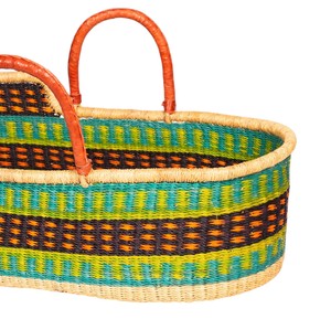 Panier à langer en jonc de mer à rayures aqua, style bohème chic, avec sangle en cuir et panier à langer pour enfant en rotin pratique - Product Image 3