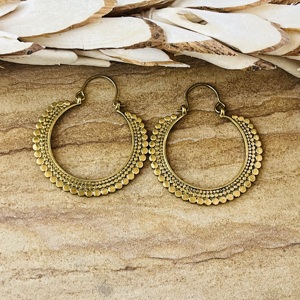 Última Tendencia: Pendientes de Aro Boho con Cuentas, Joyería Tribal de Latón para Mujer, Acabado de Latón Antiguo, Diseño Punteado, Venta al por Mayor/OEM/ODM - Product Image 1