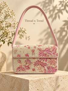 Bolso de Hombro Rectangular de Tela Bordado con Cuentas, Lavable, de Poliéster, con Diseño Floral Rosa Hecho a Mano por Thread n Trend - Product Image 1