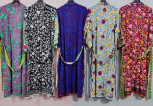 Robe kimono Phulkari patchwork, robe kimono unisexe faite à la main avec des couleurs mélangées - Product Image 4