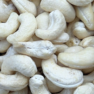 Trusted Factory Raw Cashew <b>Nuts</b> WW180, WW240, WW320, LP, WS Cashew <b>Nuts</b> Cashew <b>Nut</b> <b>Kernels</b> Customized Packing - Product Image 1