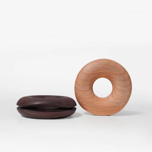El fabricante suministra clips de madera hechos a mano, elegantes y atractivos para sellar bolsas, en forma de donut. - Product Image 2