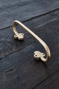 Manija de latón de diseño contemporáneo ajustable para cajones de tocador, armarios y guardarropas - Product Image 3