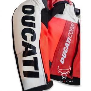 เสื้อแจ็คเก็ตหนังสำหรับขี่มอเตอร์ไซค์ Ducati Corse สำหรับผู้ชาย ระบายอากาศได้ดี แขนยาว สีแดง ขาว ดำ พร้อมอุปกรณ์ป้องกัน ชุดขี่มอเตอร์ไซค์ - Product Image 4