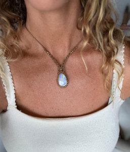 Collier en macramé marron fait main avec perle d'eau douce, motif papillon, en cuivre, cordon ciré réglable, bijoux bohèmes tendance, vente en gros - Product Image 2