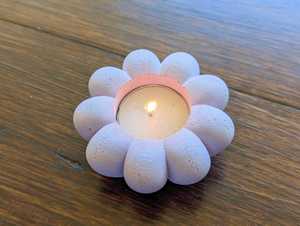 Elegant Resin Flower Embedded T Light Holder for Romantic Dinner, Bedroom, and Wedding <b>Decoration</b> - Product Image 5