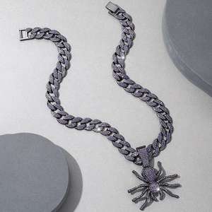 Collar con Colgante de Letra Personalizada de Calidad de Exportación, Estilo Hip Hop, Color Oro y Plata, Cadena con Incrustaciones de Diamantes, Disponible al Mejor Precio - Product Image 3