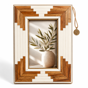 Marco de Fotos Rectangular de Madera Natural Hecho a Mano con Diseño de Rayas Diagonales, para Exhibición Vertical en Mesa, Personalizable - Product Image 3