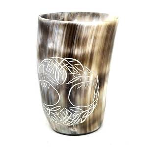 Mug à bière en corne gravé à la main, de qualité naturelle, durable, mug à boire en corne viking pour les fêtes - Product Image 3