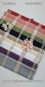 Chal de Lino y Algodón Elegante con Bordado Floral y Encaje, 12 Colores, Detalles de Encaje en el Borde, Borde Deshilachado Delicado, Chal de Moda - Product Image 6