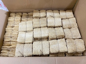 Lot de 6 éponges exfoliantes en loofah bio, loofahs pressés doux pour l'exfoliation corporelle, emballage personnalisé, cultivés au Vietnam - Product Image 2