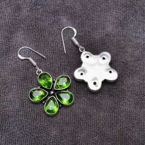 แฮนด์เมด ต่างหูรูปดอกไม้เพอริดอท 925 เงินสเตอร์ลิงอัญมณีเครื่องประดับของขวัญหรูหราสำหรับผู้หญิงสาวอุปกรณ์เสริมแฟชั่น - Product Image 2