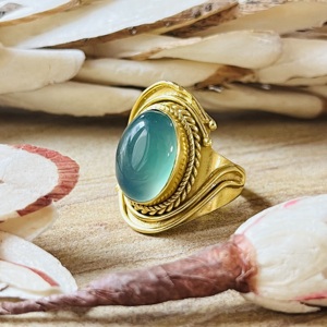 Bagues en Onyx Vert Style Luxe Très Demandées, Bagues Bohèmes en Laiton pour Femmes, Plaqué Or 18 carats, Bijoux Cocktail Ondulés Tribaux, Vente en Gros/OEM - Product Image 3