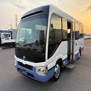Autobús de Lujo Usado para Fiestas, 17~30 Asientos, Toyota, Volante a la Izquierda, Mejor Precio en Stock, Sin Historial de Accidentes, en Venta - Product Image 1