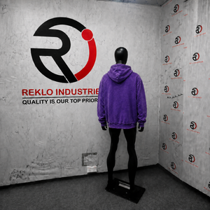 Sudadera con Capucha Oversize Morada con Estampado Gráfico, Estilo Urbano Vintage, con Diseño de Retrato Blanco, de Felpa de Algodón Pesado, en Oferta - Product Image 4
