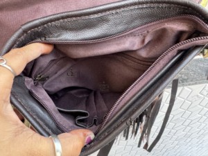 กระเป๋าหนังวัวแท้แฟชั่นขายส่ง งานแกะสลักลายมือ กระเป๋าสะพายข้างสไตล์โบฮีเมียน กระเป๋าขายดีสำหรับผู้หญิง ใช้งานได้หลากหลาย - Product Image 6