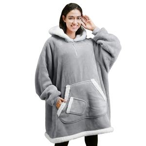 Couverture-cagoule personnalisable en polaire Sherpa pour adulte, avec poches, idéale pour femme, pour regarder la télévision, coupe oversize, à porter comme un sweat à capuche. - Product Image 5