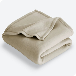 Plaids en laine unie disponibles en différentes couleurs avec différentes utilisations fabriqués par Vaibhav Exports - Product Image 6
