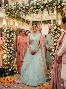 Hermosa Colección de Lehengas de Diseñador, Última Moda, con Bordado de Lentejuelas, Semi-Confeccionadas, Lehenga Choli para Boda con Conjunto de Dupatta - Product Image 2