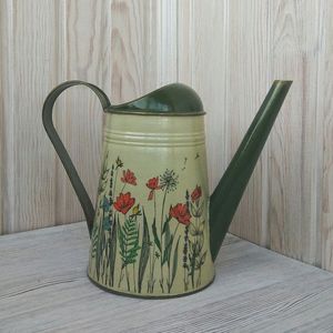 Arrosoir en métal élégant, finition émaillée imprimée, adapté au jardinage, aux plantes d'intérieur, aux pelouses extérieures et à un usage décoratif. - Product Image 2