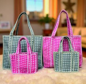 Bolsa de Mano Bordada para Damas de Honor, Acolchada y Personalizada, con Estampado de Bloques, Regalo Nupcial, Bolsa de Playa, Bolsa de Mano para Boda - Product Image 1