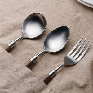 Ensemble de couverts en bois pour remuer les aliments acides, protégeant les ustensiles de cuisson antiadhésifs des rayures et résistant aux températures extrêmes. 2026 - Product Image 3