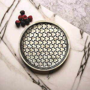 Plateau de service unique en son genre, fait à la main, incrusté de nacre, avec poignées, passe au lave-vaisselle et au micro-ondes, finition polie, Falak World Export - Product Image 2