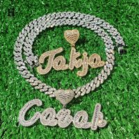 Collier de luxe personnalisé avec pendentif lettre cursive serti de diamants baguette, plaque nominative avec fermoir cœur, chaîne maille cubaine, bijoux Hip Hop Fa