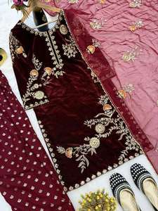 Lancement d'un nouveau look de soirée vintage de créateur : haut, salwar et dupatta en velours, ensemble entièrement cousu, toutes saisons. - Product Image 4
