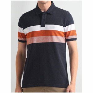 Polo de Manga Corta para Hombre, Color Azul Marino, con Bloques de Color en Rayas Blancas y Naranjas, Corte Regular, Diseño Casual de Punto - Product Image 1