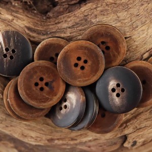 Boutons en corne de buffle de haute qualité, faits à la main, boutons à 4 trous, pour chemise, veste, manteau, couleur naturelle, forme ronde - Product Image 6