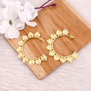 Modernos Pendientes de Aro Pequeños en Color Dorado para Mujer, Pendientes de Latón Redondos y Lisos, Joyería de Moda para Fiesta - Product Image 4