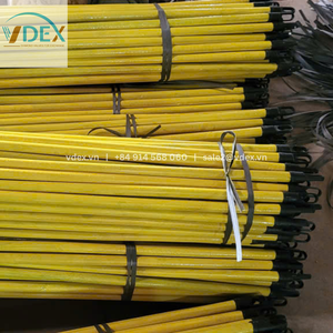 Mango de escoba de madera recubierto de PVC amarillo, núcleo de palos de madera de eucalipto, 120 cm de largo - Product Image 3