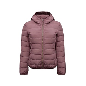 Chaqueta Acolchada con Capucha para Mujer, Invierno, Manga Larga, Color Sólido, Relleno de Poliéster, Cierre de Cremallera, Largo Regular - Product Image 1