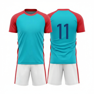 Servicio profesional que garantiza que estos conjuntos de uniformes de fútbol personalizados de un exportador mayorista cumplan con las normas globales de suministro B2B de élite. - Product Image 1